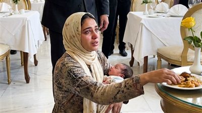 قصة البنت طلبت من الملياردير تاكل من بواقي أكله