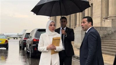 قصة وقف يتفرج علي طليقتة